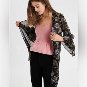 American Eagle Outfitters Floral Kimono